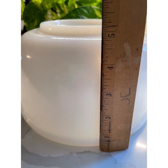 Vintage Milkglass Glassbake Mixing Bowl 8.5" in Diameter - Picture 6 of 7